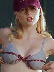 Izabella Miko nude .